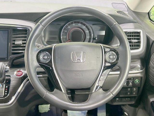 �y�����v�����X�e�A�����O�z�㎿�Ȋv���g�p���邱�ƂŁA��ɂ����������݂ƂĂ��^�]���₷���n���h���ł���