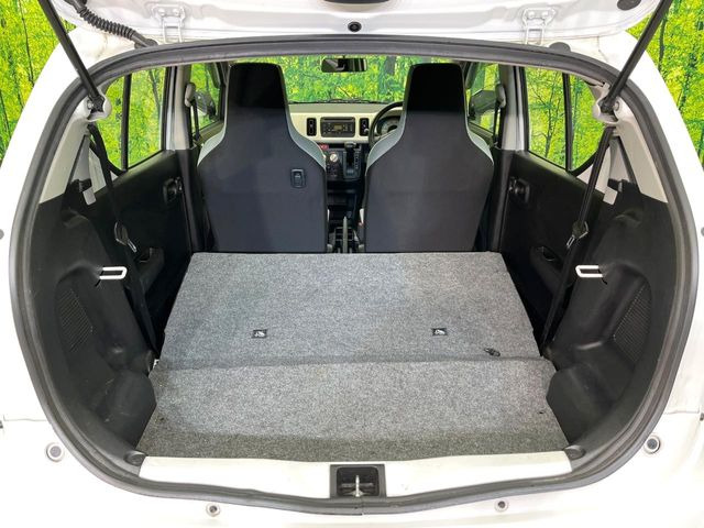 ���i�̂���������ʋ΁A���}���ɏ\���ȉ׎��X�y�[�X���m�ۂ��Ă���܂��B�Z�J���h�V�[�g��|���ƁA�傫�ȉו��̐ύڂ��\�ł���