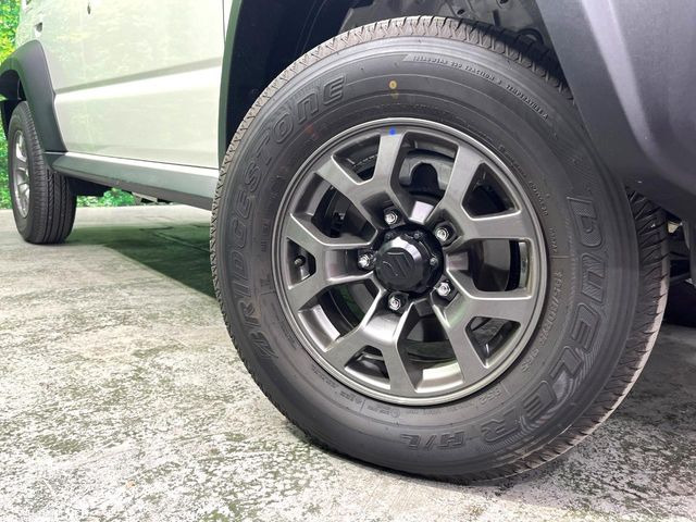 �y����15�C���`�A���~�z�C�[���z�O�ςɃ}�b�`���������A���~�z�C�[���𑕒����Ă���܂��B�e��ЊO�A���~�z�C�[����A�X�^�b�h���X�^�C�����戵�����Ă���܂��B���񂲑��k����������