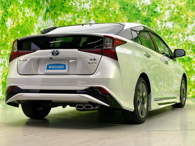 プリウス1.8 A ツーリングセレクション E-Four 4WD