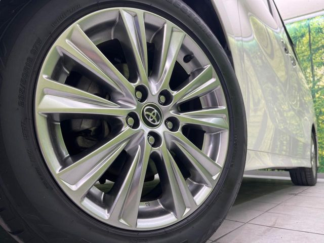 �y����18�C���`�A���~�z�C�[���z�O�ςɃ}�b�`���������A���~�z�C�[���𑕒����Ă���܂��B�e��ЊO�A���~�z�C�[����A�X�^�b�h���X�^�C�����戵�����Ă���܂��B���񂲑��k����������