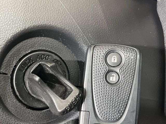 �y�L�[�t���[�V�X�e���z�J�o����|�P�b�g�ɓ��ꂽ�܂܂ł��h�A�̎{���E�������\�ȃX�}�[�g�L�[�𑕔��B�G���W���̃I���E�I�t�����J�M�����o���K�v����������Ƃ��Ă��֗��ł���