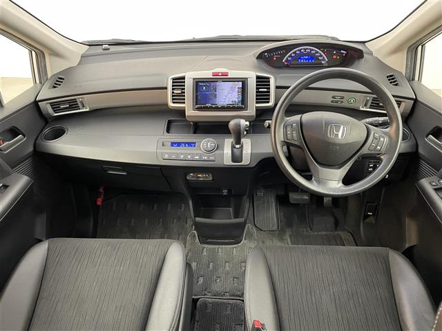 フリード1.5 G プレミアムエディション