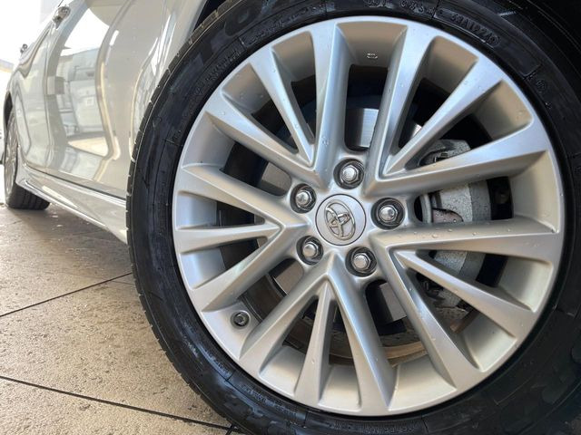 �y����17�C���`�A���~�z�C�[���z�O�ςɃ}�b�`���������A���~�z�C�[���𑕒����Ă���܂��B�e��ЊO�A���~�z�C�[����A�X�^�b�h���X�^�C�����戵�����Ă���܂��B���񂲑��k����������