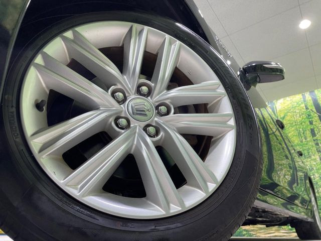 �y����17�C���`�A���~�z�C�[���z�O�ςɃ}�b�`���������A���~�z�C�[���𑕒����Ă���܂��B�e��ЊO�A���~�z�C�[����A�X�^�b�h���X�^�C�����戵�����Ă���܂��B���񂲑��k����������