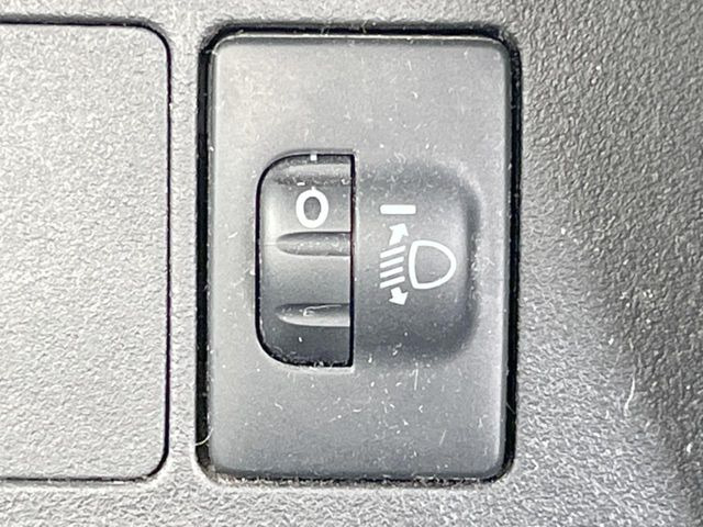 �w�b�h���C�g���x���C�U�[