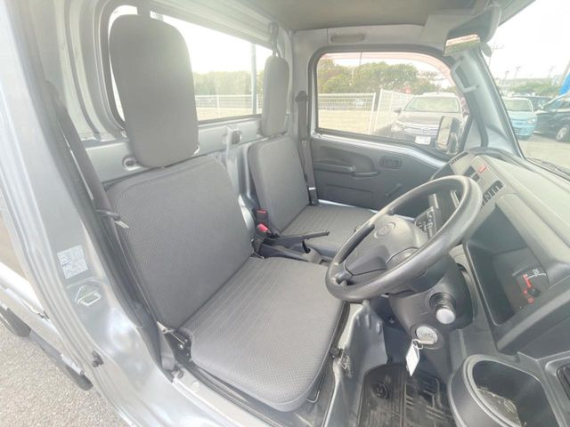 �^�]�ȃV�[�g���͎g�p�������Ȃ��A�ǍD�ȏ�ԂƂȂ��Ă��܂��B���J�Ɏg���Ă������Ƃ��悭�킩��܂��ˁB