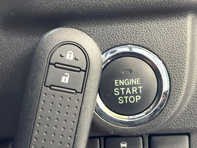 �y�L�[�t���[�V�X�e���z�J�o����|�P�b�g�ɓ��ꂽ�܂܂ł��h�A�̎{���E�������\�ȃX�}�[�g�L�[�𑕔��B�G���W���̃I���E�I�t�����J�M�����o���K�v����������Ƃ��Ă��֗��ł���