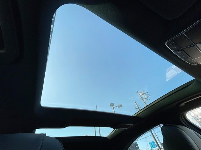 ���p�m���~�b�N�X���C�f�B���O���[�t::�唗�͂̃p�m���}���[�t�́A�㕔���Ȃɂ܂ő����Ă���A�J���I�ȋ�Ԃ����y���݂��������܂��B