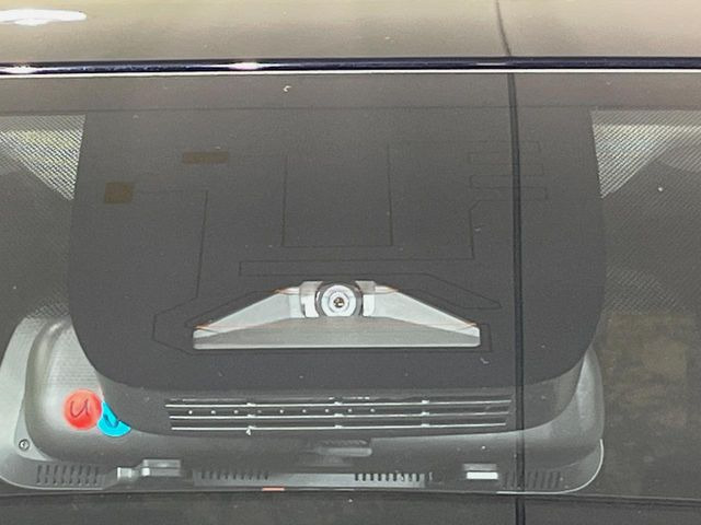 �y�g���^�Z�[�t�e�B�Z���X�z���s���ɑO���̎ԗ�����F�����A�Փ˂������Ȏ��͌x��ƃu���[�L�ŏՓˉ���Ɣ�Q�y�����A�V�X�g�B�����S�Ƀh���C�u�����y���݂��������܂��B