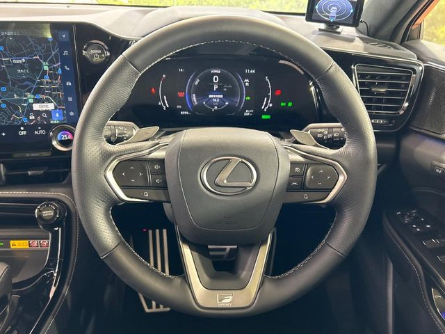 �y�����v�����X�e�A�����O�z�㎿�Ȋv���g�p���邱�ƂŁA��ɂ����������݂ƂĂ��^�]���₷���n���h���ł���