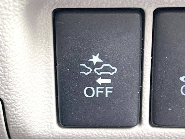 �y�X�}�[�g�A�V�X�g�z���s���ɑO���̎ԗ�����F�����A�Փ˂������Ȏ��͌x��ƃu���[�L�ŏՓˉ���Ɣ�Q�y�����A�V�X�g�B�����S�Ƀh���C�u�����y���݂��������܂��B