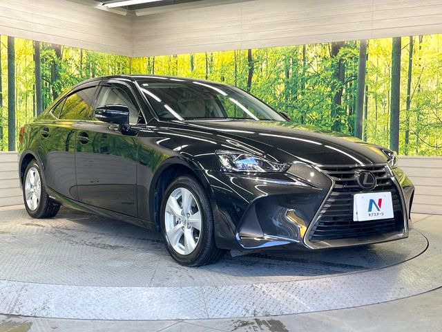 安心の最長10年・走行無制限保証(有償)をご用意。保証内容も充実はもちろん、無料点検&オイル交換や、年中無休の全国・24時間ロードサービスも付帯されておりますのでご安心下さい。