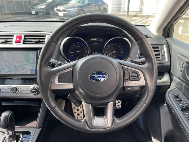 �y�����v�����X�e�A�����O�z�㎿�Ȋv���g�p���邱�ƂŁA��ɂ����������݂ƂĂ��^�]���₷���n���h���ł���