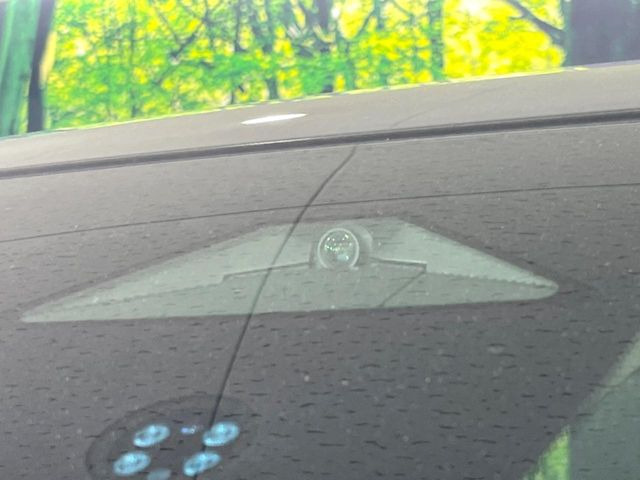 �y�z���_�Z���V���O�z���s���ɑO���̎ԗ�����F�����A�Փ˂������Ȏ��͌x��ƃu���[�L�ŏՓˉ���Ɣ�Q�y�����A�V�X�g�B�����S�Ƀh���C�u�����y���݂��������܂��B