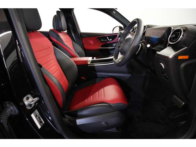 �E�{�v���X�|�[�c�X�e�A�����O�E�V�[�g�q�[�^�[(���)�E�ԗ��ڋߒʕ񑕒u�E���ʏ[�d(AC)�Ή��E�}���[�d(DC)�Ή��@�\(V2H(Vehicle to Home)�@�\�܂�/V2L(Vehicle to Load)�@�\)�E���ʏ[�d�p�P�[�u��(AC200V)