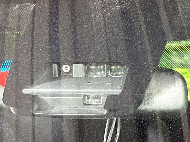 �y�g���^�Z�[�t�e�B�Z���X�z���s���ɑO���̎ԗ�����F�����A�Փ˂������Ȏ��͌x��ƃu���[�L�ŏՓˉ���Ɣ�Q�y�����A�V�X�g�B�����S�Ƀh���C�u�����y���݂��������܂��B