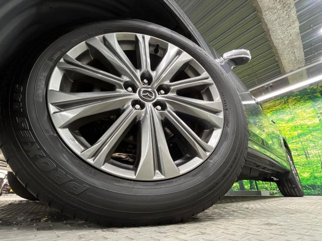 �y����19�C���`�A���~�z�C�[���z�O�ςɃ}�b�`���������A���~�z�C�[���𑕒����Ă���܂��B�e��ЊO�A���~�z�C�[����A�X�^�b�h���X�^�C�����戵�����Ă���܂��B���񂲑��k����������