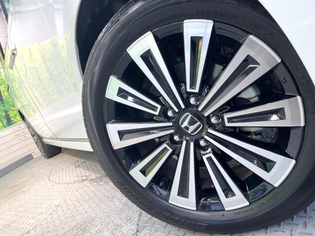 �y����17�C���`�A���~�z�C�[���z�O�ςɃ}�b�`���������A���~�z�C�[���𑕒����Ă���܂��B�e��ЊO�A���~�z�C�[����A�X�^�b�h���X�^�C�����戵�����Ă���܂��B���񂲑��k����������