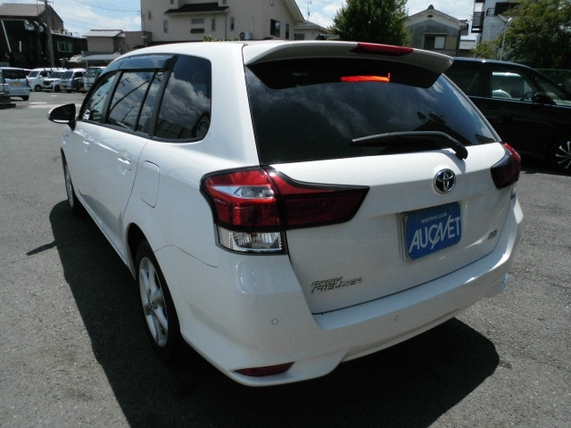 カローラフィールダー