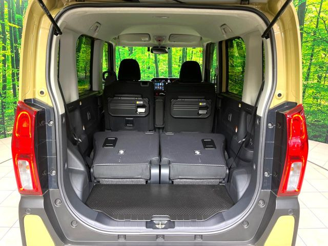 ���i�̂���������ʋ΁A���}���ɏ\���ȉ׎��X�y�[�X���m�ۂ��Ă���܂��B�Z�J���h�V�[�g��|���ƁA�傫�ȉו��̐ύڂ��\�ł���