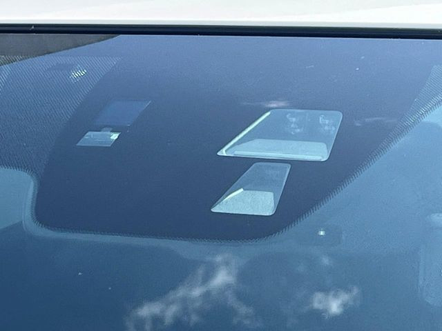 �y�X�}�[�g�u���[�L�T�|�[�g�z���s���ɑO���̎ԗ�����F�����A�Փ˂������Ȏ��͌x��ƃu���[�L�ŏՓˉ���Ɣ�Q�y�����A�V�X�g�B�����S�Ƀh���C�u�����y���݂��������܂��B