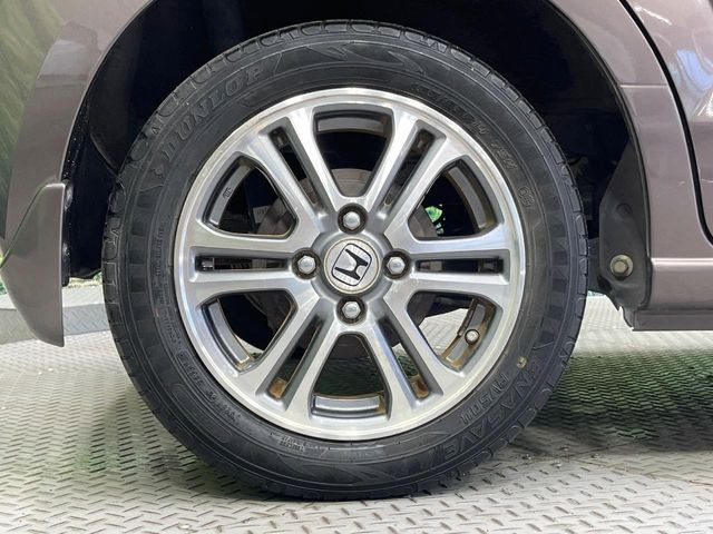 �y����14�C���`�A���~�z�C�[���z�O�ςɃ}�b�`���������A���~�z�C�[���𑕒����Ă���܂��B�e��ЊO�A���~�z�C�[����A�X�^�b�h���X�^�C�����戵�����Ă���܂��B���񂲑��k������