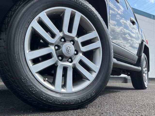 �y����20�C���`�A���~�z�C�[���z�O�ςɃ}�b�`���������A���~�z�C�[���𑕒����Ă���܂��B�e��ЊO�A���~�z�C�[����A�X�^�b�h���X�^�C�����戵�����Ă���܂��B���񂲑��k����������