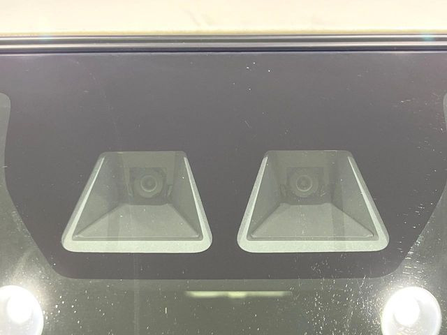 �y�X�}�[�g�A�V�X�g�z���s���ɑO���̎ԗ�����F�����A�Փ˂������Ȏ��͌x��ƃu���[�L�ŏՓˉ���Ɣ�Q�y�����A�V�X�g�B�����S�Ƀh���C�u�����y���݂��������܂��B