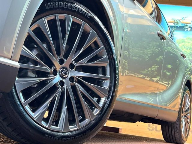 �y����21�C���`�A���~�z�C�[���z�O�ςɃ}�b�`���������A���~�z�C�[���𑕒����Ă���܂��B�e��ЊO�A���~�z�C�[����A�X�^�b�h���X�^�C�����戵�����Ă���܂��B���񂲑��k����������