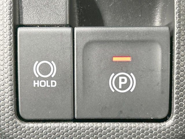 �y�I�[�g�u���[�L�z�[���h�z�M���҂���a�؂Œ�Ԏ��Ƀu���[�L���瑫�𗣂��Ă��A��~��Ԃ�ێ����Ă���܂��B�O�i����Ƃ��̓A�N�Z���𓥂߂Ύ����ŉ��������̂ň��S��X���^�]���y�ɂȂ�܂���