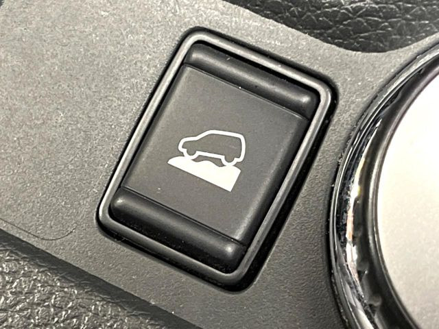 �y�_�E���q���A�V�X�g�z�}�ȍ⓹������Ƃ��Ɏ����Ńu���[�L�𐧌�A���̒ᑬ�x��ۂ��܂��B�ᓹ�∫�H�ȂǊ���₷���H�ʂ̉����ł��^�C�������b�N���Ȃ�������S!�n���h������ɏW���ł��܂�!