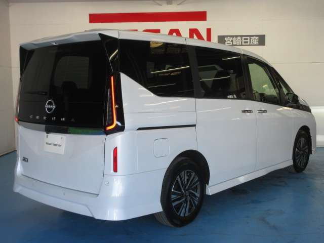 セレナ2.0 ハイウェイスターV