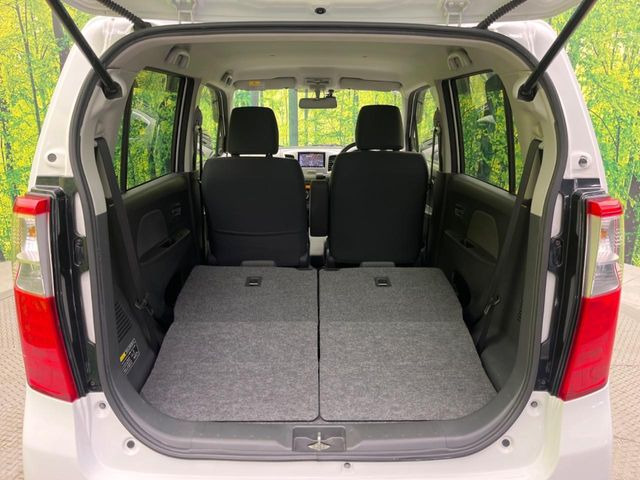 ���i�̂���������ʋ΁A���}���ɏ\���ȉ׎��X�y�[�X���m�ۂ��Ă���܂��B�Z�J���h�V�[�g��|���ƁA�傫�ȉו��̐ύڂ��\�ł���