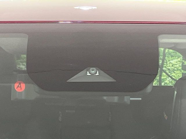 �y�C���e���W�F���g�G�}�[�W�F���V�[�u���[�L�z�t�����g�J�����őO���̎ԗ�����s�҂����m�B�Փ˂������Ȏ��͏Փ˔�Q�y���u���[�L���쓮�A�Փˉ�����T�|�[�g�B�����S�Ƀh���C�u�����y���݂��������܂��B