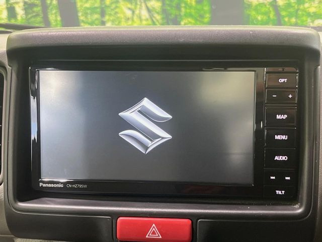 �y�����i�r�z�l�C�̏����i�r�𑕔����Ă���܂��B�i�r�̎g���₷���͂������A�I�[�f�B�I�@�\���[��!�L�����v�◷�s�͂������A�ʋ΂┃�����ȂǕ��i�̃h���C�u���y�����Ȃ�͂���