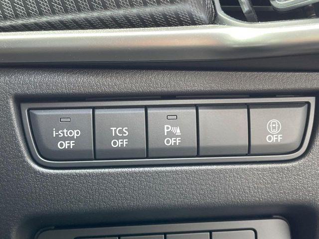 �yi-ACTIVESENSE�z���s���ɑO���̎ԗ�����F�����A�Փ˂������Ȏ��͌x��ƃu���[�L�ŏՓˉ���Ɣ�Q�y�����A�V�X�g�B�����S�Ƀh���C�u�����y���݂��������܂��B