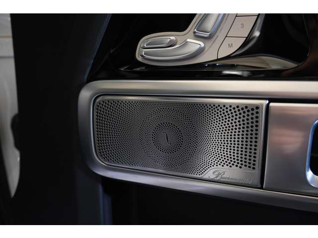 Burmester�T���E���h�T�E���h�V�X�e��(�X�s�[�J�[��:15)���ڂŎԓ���Ԃ��㎿�Ȃ��̂ɕς��Ă���܂��B