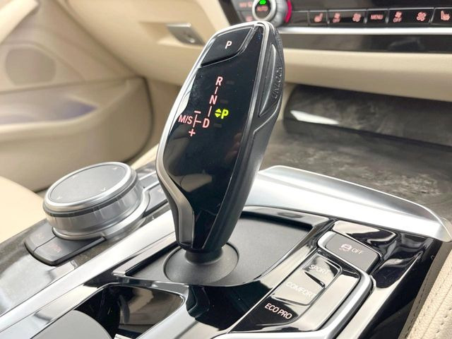 ��MT���[�h�t��AT:�ʏ�͎����ł����Ȃ���ϑ�(�M�A�`�F���W)���h���C�o�[�̑���ɂ���ĈӐ}�I�ɕς�����V�X�e���ł��B����w���i�̃h���C�u�����y���݂��������܂�!