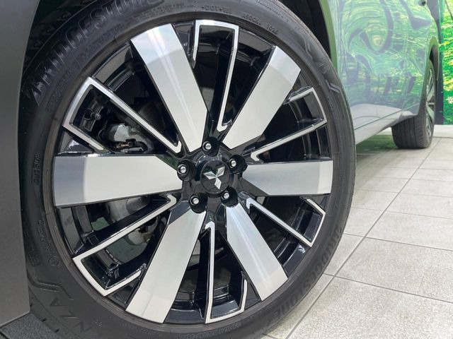 �y����20�C���`�A���~�z�C�[���z�O�ςɃ}�b�`���������A���~�z�C�[���𑕒����Ă���܂��B�e��ЊO�A���~�z�C�[����A�X�^�b�h���X�^�C�����戵�����Ă���܂��B���񂲑��k����������