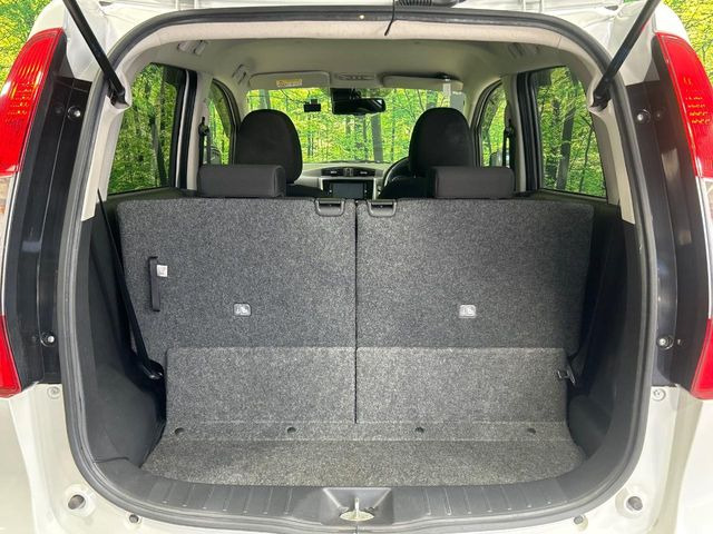 ���i�̂���������ʋ΁A���}���ɏ\���ȉ׎��X�y�[�X���m�ۂ��Ă���܂��B�Z�J���h�V�[�g��|���ƁA�傫�ȉו��̐ύڂ��\�ł���