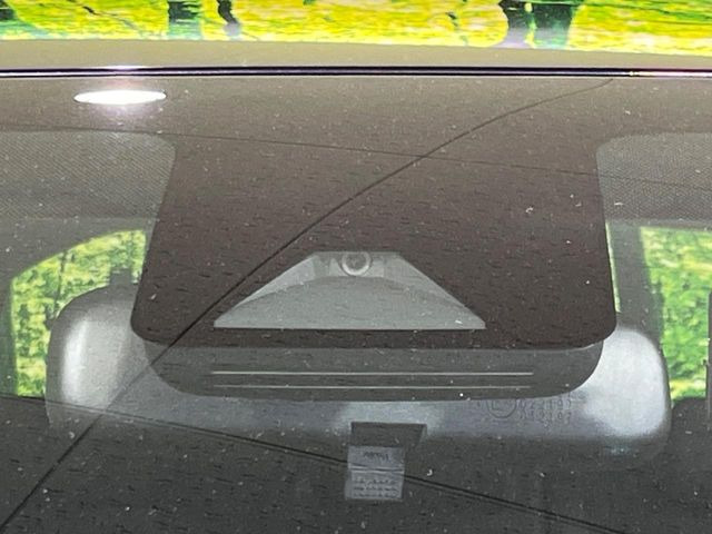 �y�g���^�Z�[�t�e�B�Z���X�z���s���ɑO���̎ԗ�����F�����A�Փ˂������Ȏ��͌x��ƃu���[�L�ŏՓˉ���Ɣ�Q�y�����A�V�X�g�B�����S�Ƀh���C�u�����y���݂��������܂��B