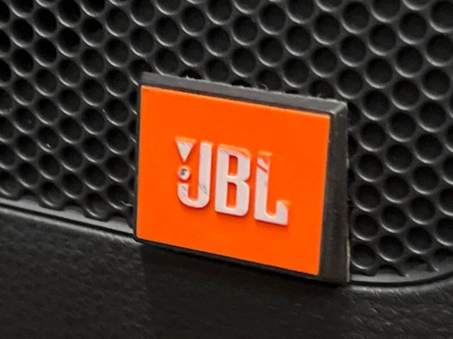�yJBL�T�E���h�V�X�e���z���i�ʃT�E���h�V�X�e���𓋍ځB��p�̃`���[�j���O���{���ꂽ�召�l�X�ȃX�s�[�J�[����ǎ��ȃT�E���h���t�ł��A�Տꊴ���ӂ�鉹����Ԃ����o���܂��B