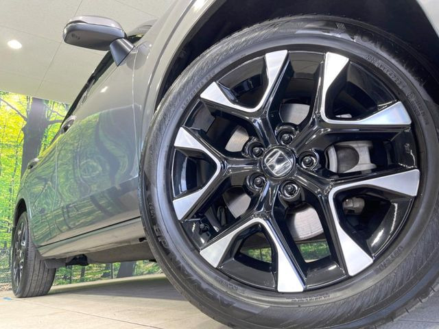 �y����18�C���`�A���~�z�C�[���z�O�ςɃ}�b�`���������A���~�z�C�[���𑕒����Ă���܂��B�e��ЊO�A���~�z�C�[����A�X�^�b�h���X�^�C�����戵�����Ă���܂��B���񂲑��k����������