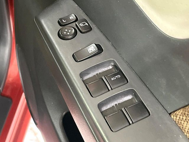 �y�d���i�[�~���[�z�T�C�h�~���[�͓d���i�[���ƂȂ��Ă���A�������ԏ�ł��L�Y�������X�N��}�����܂��B