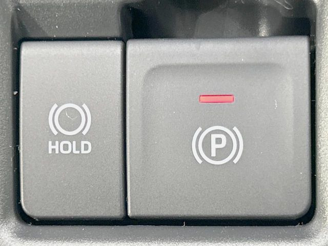 �y�I�[�g�u���[�L�z�[���h�z�M���҂���a�؂Œ�Ԏ��Ƀu���[�L���瑫�𗣂��Ă��A��~��Ԃ�ێ����Ă���܂��B�O�i����Ƃ��̓A�N�Z���𓥂߂Ύ����ŉ��������̂ň��S��X���^�]���y�ɂȂ�܂���