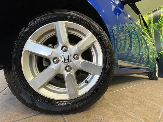 �y����14�C���`�A���~�z�C�[���z�O�ςɃ}�b�`���������A���~�z�C�[���𑕒����Ă���܂��B�e��ЊO�A���~�z�C�[����A�X�^�b�h���X�^�C�����戵�����Ă���܂��B���񂲑��k����������