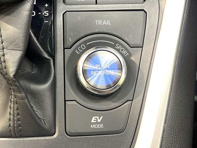 �y�h���C�u���[�h�Z���N�g�z�R���t�H�[�g�ȏ�薡����X�|�[�e�B�ȏ�薡�܂ŃX�C�b�`��Ő؂�ւ��\�B�V�[����C���ɍ��킹�����[�h��I�ׂ΁A�����̃h���C�u������w�y�����Ȃ�܂���