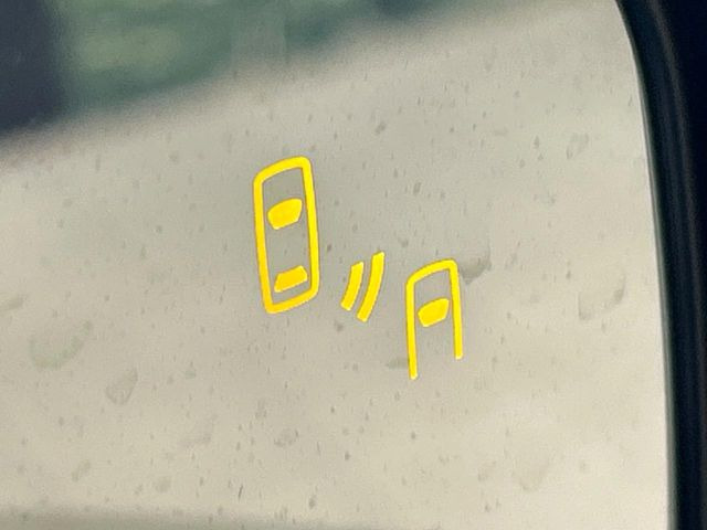 �y�����r�[�N���f�B�e�B�N�V�����z���s���A�h�A�~���[�̎��p�ɂȂ�₷���ӏ��Ɍ㑱�Ԃ��ڋ߂���ƃT�C�h�~���[�t�߂Ɍx����\���A�h���C�o�[�ɒ��ӊ��N�ƁA����̍ۂ̓n���h��������A�V�X�g�����܂��B