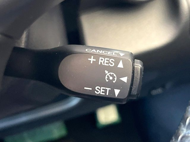 �y�N���[�Y�R���g���[���z�������H�����N���N���s�B�A�N�Z���𗣂��Ă���葬�x�ő��s���ł��A�������^�]���̕��S���y��!�����E�������ȒP�ȃX�C�b�`����Œ����ł��܂��B